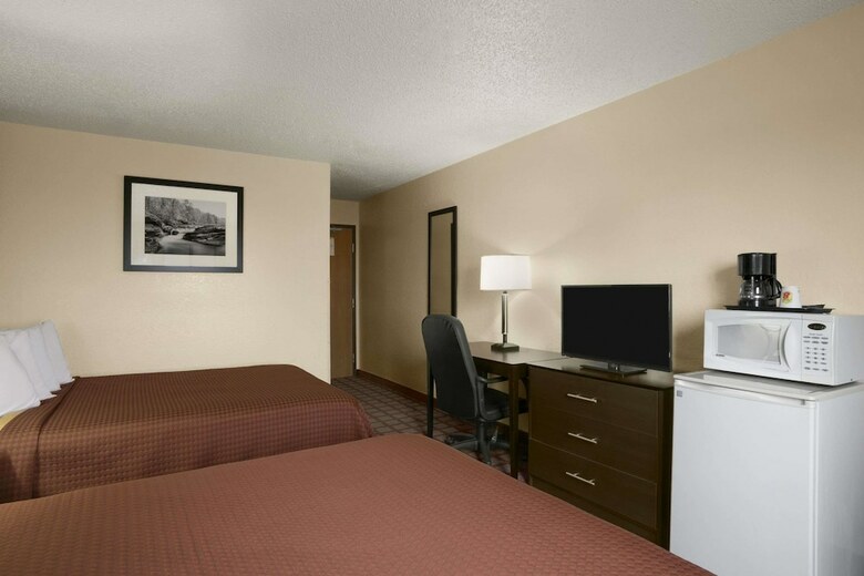 Hotel Super 8 By Wyndham Saginaw
