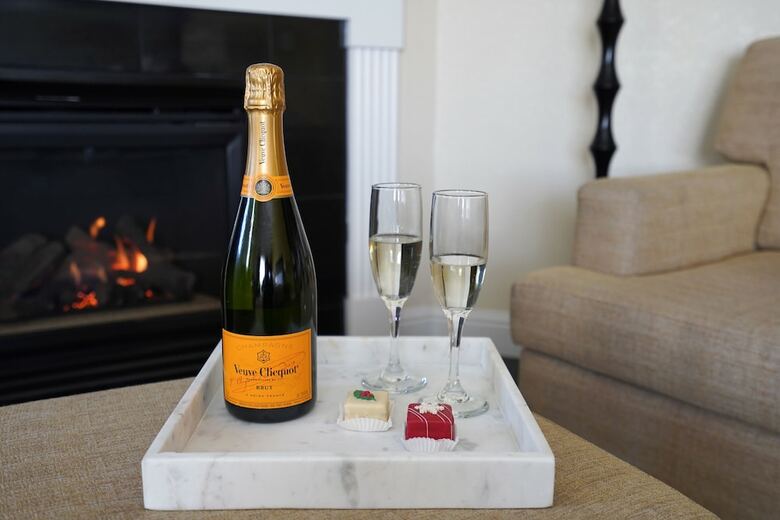 Toll House Hotel