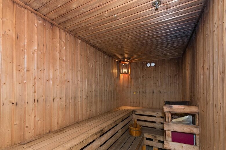 Hotel Silvermine Beach Resort