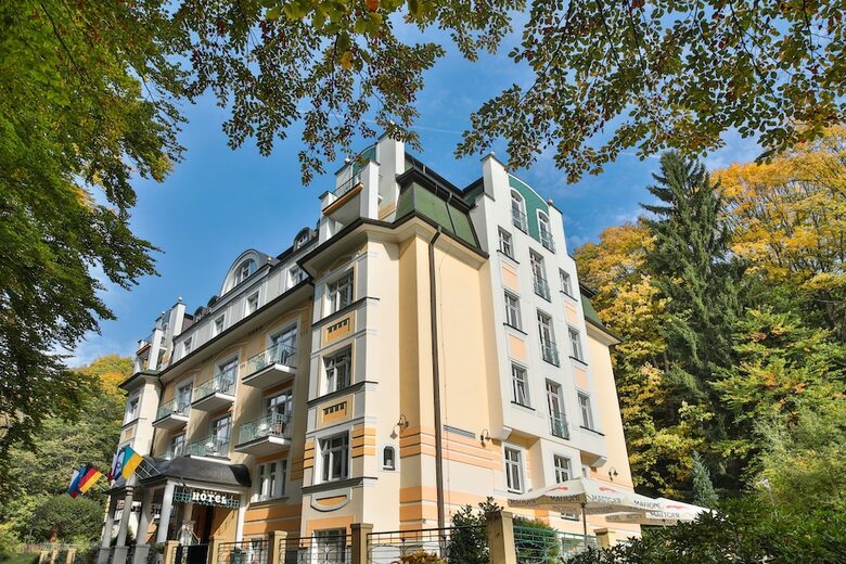 Villa Savoy Spa Park Hotel