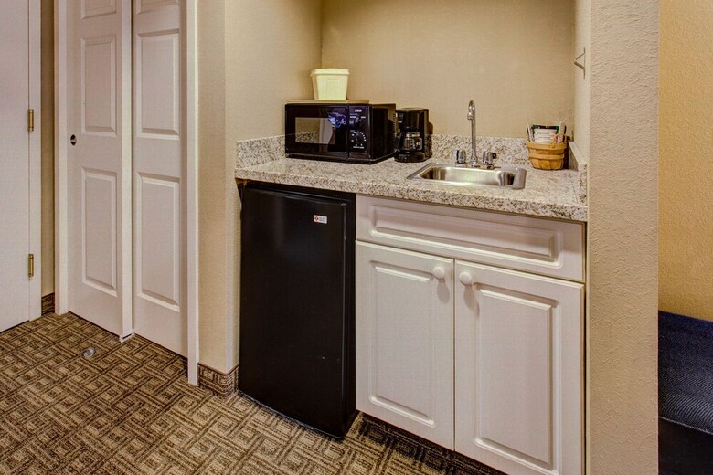 Hotel Comfort Inn & Suites
