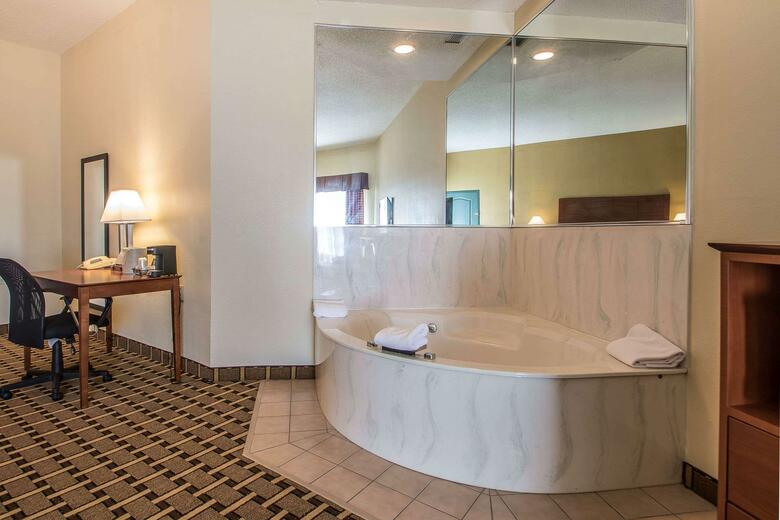 Hotel Quality Inn & Suites