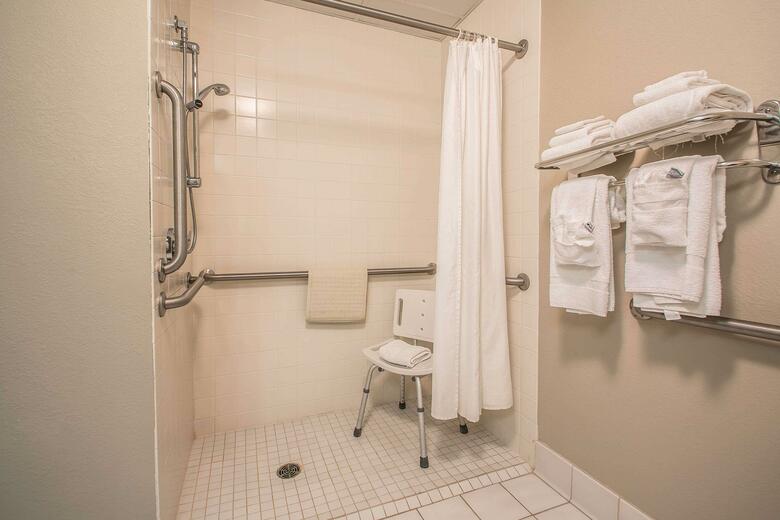 Hotel Quality Inn & Suites