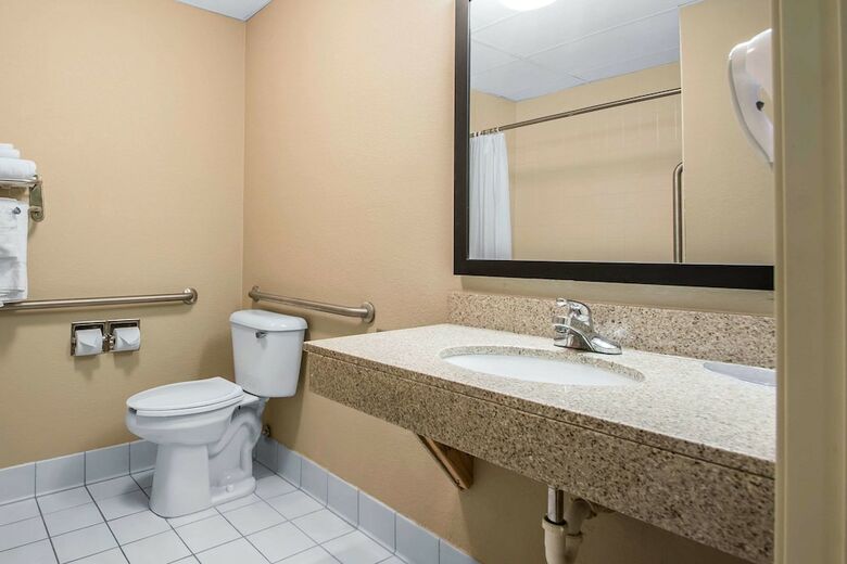 Hotel Quality Inn & Suites