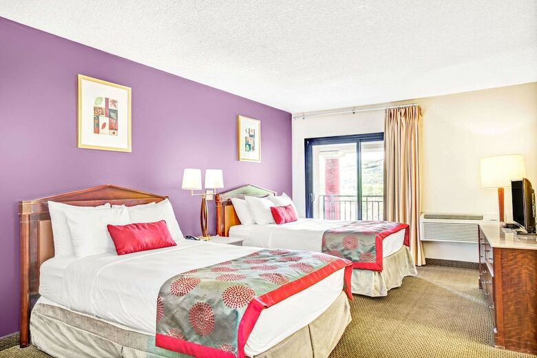 Hotel Ramada By Wyndham Rockaway