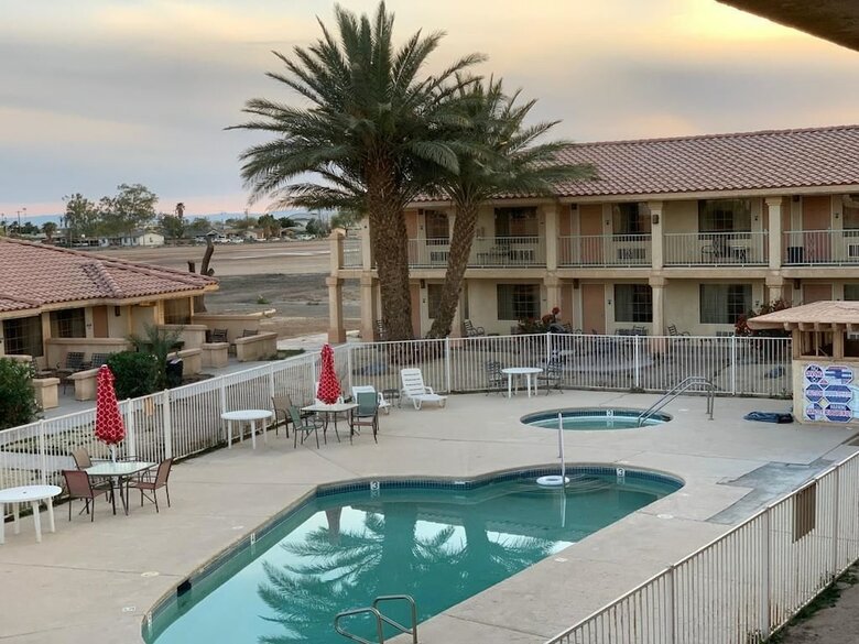 Hotel Calipatria Inn And Suites