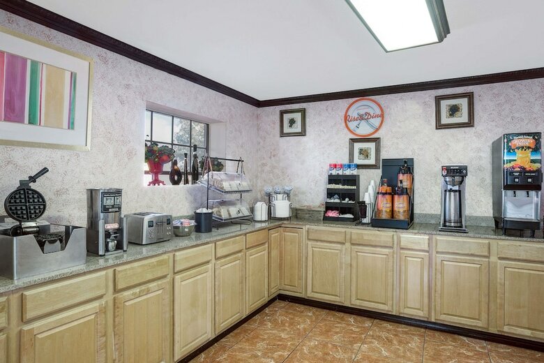 Hotel Howard Johnson By Wyndham Ft. Myers Fl