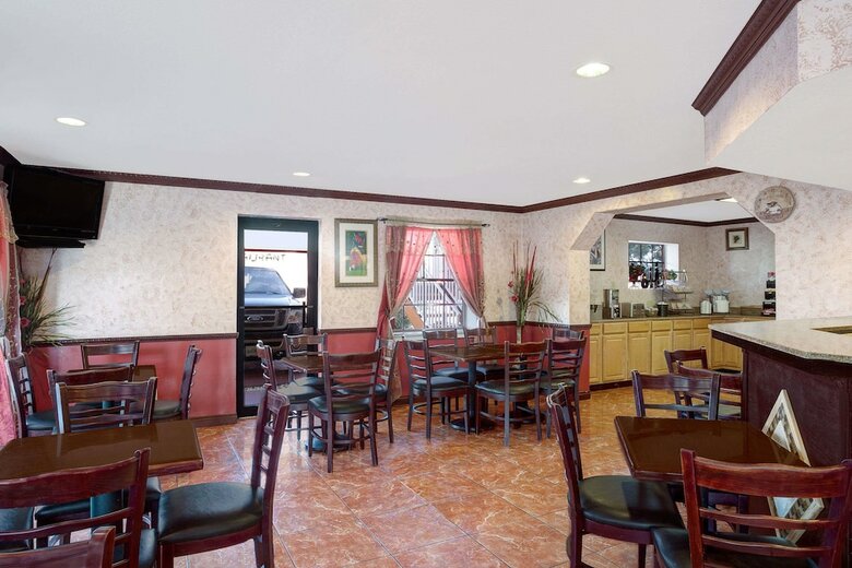 Hotel Howard Johnson By Wyndham Ft. Myers Fl