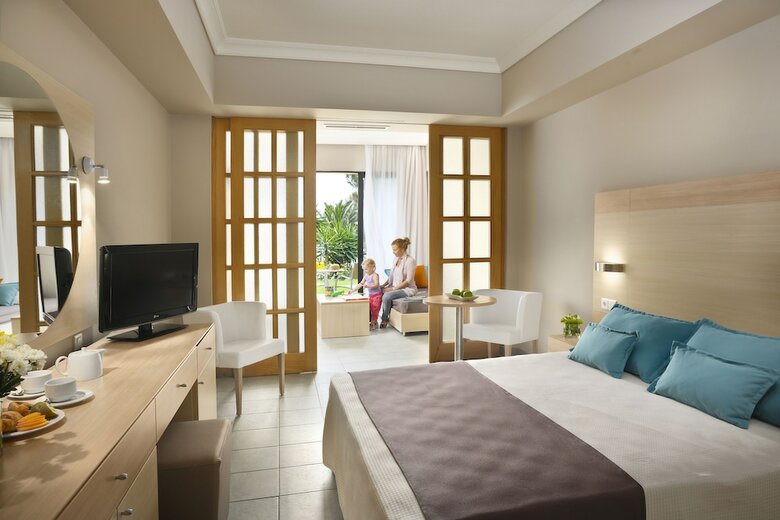 Hotel Louis Grand Glyfada