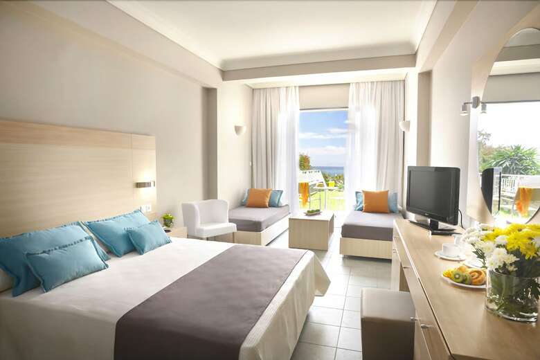 Hotel Louis Grand Glyfada