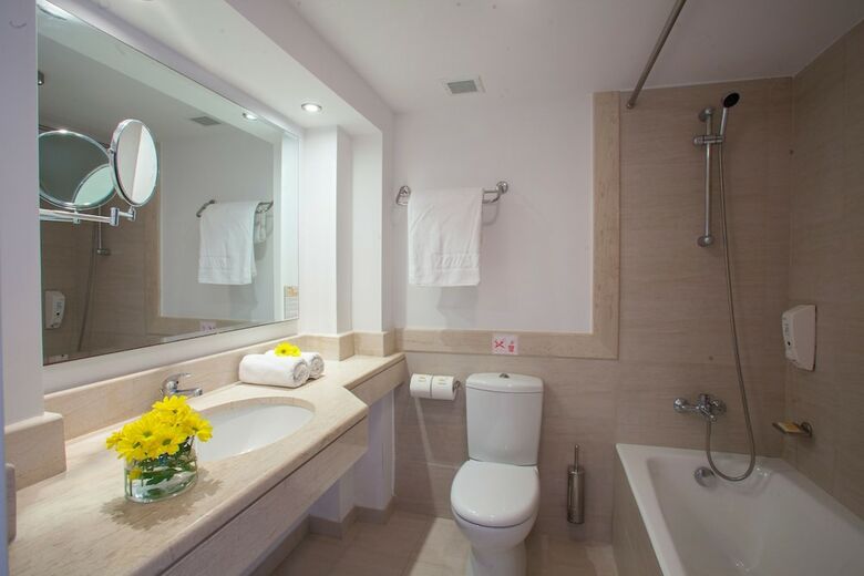Hotel Louis Grand Glyfada