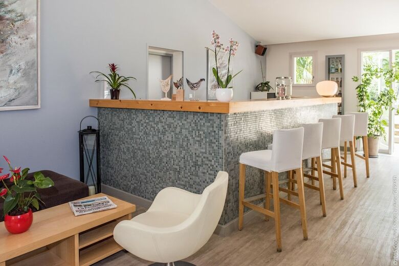 Hotel H�tel La Magnanerie, C�t� Bistro