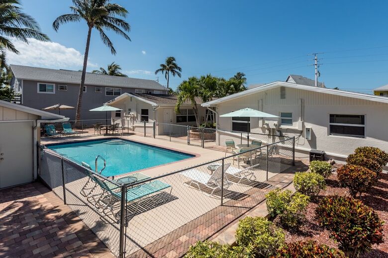 Gulf Breeze Condos