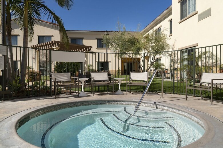 Hotel Courtyard Santa Barbara Goleta