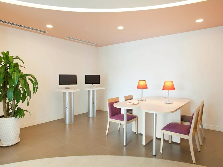 Hotel Ibis Saigon South