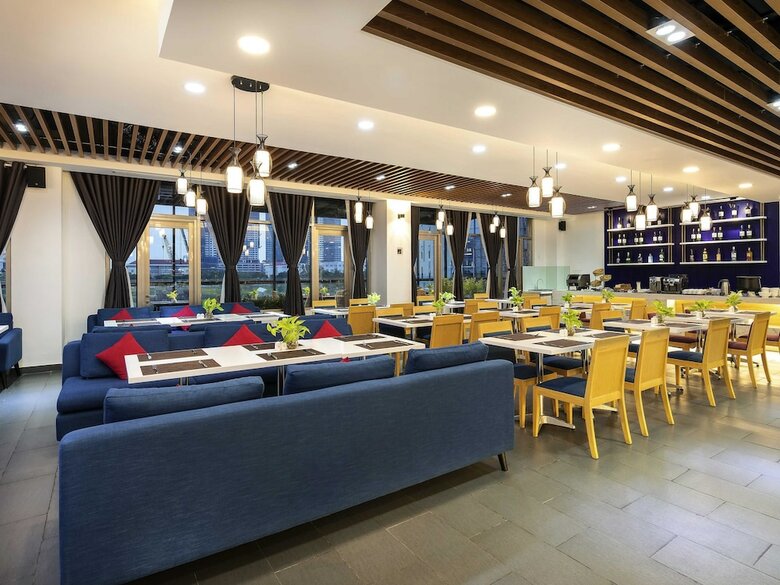 Hotel Ibis Saigon South