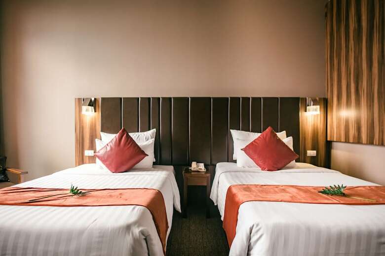 Grand Howard Hotel