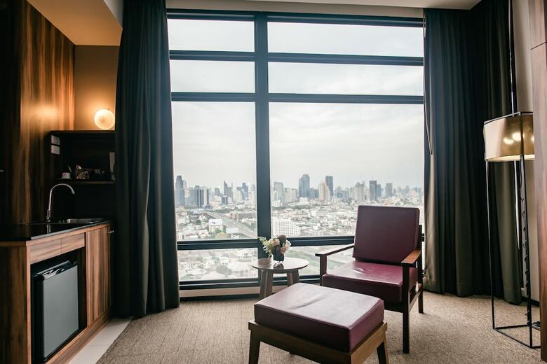 Grand Howard Hotel