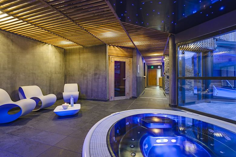 Anova Hotel & Spa