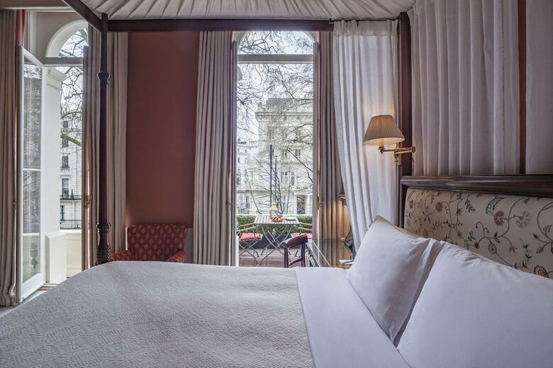Hotel Roseate House London