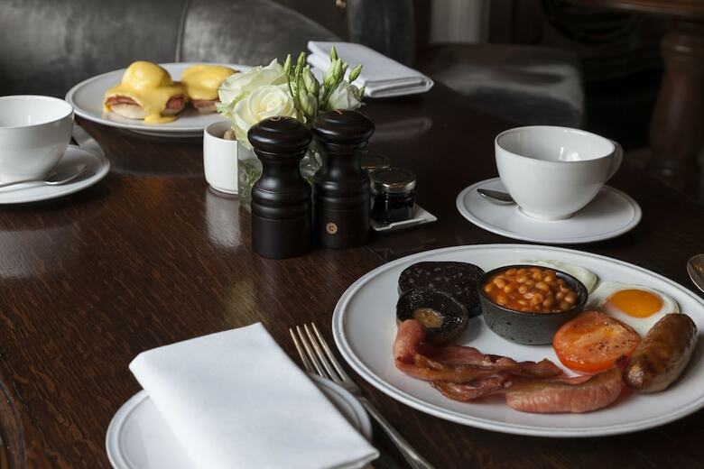 Hotel Roseate House London