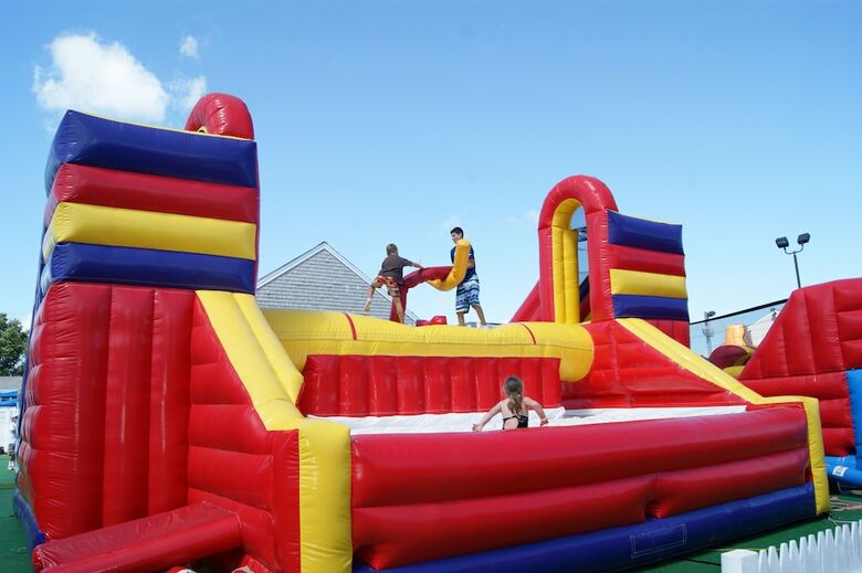 Motel Cape Cod Family Resort And Inflatable Park