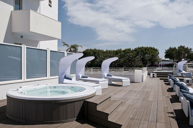 L'isola Di Pazze Hotel Resort