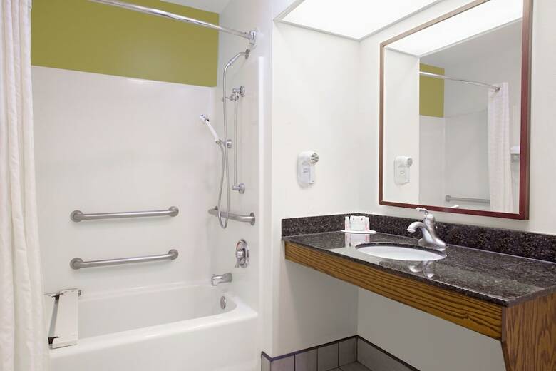 Hotel Baymont By Wyndham Warner Robins