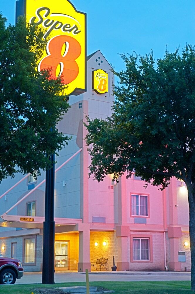 Motel Super 8 By Wyndham Irving/dfw Apt/north
