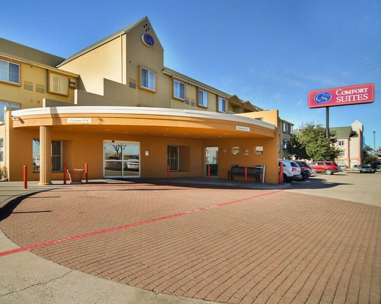 Hotel Comfort Suites Dfw Airport
