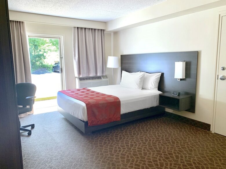Ramada By Wyndham Kingston Hotel & Conference Centre