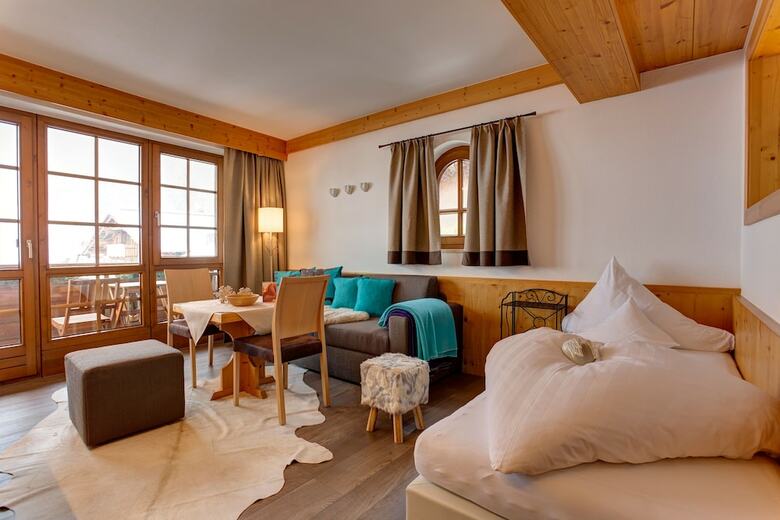 Hotel Am Dorfplatz Suites - Adults Only