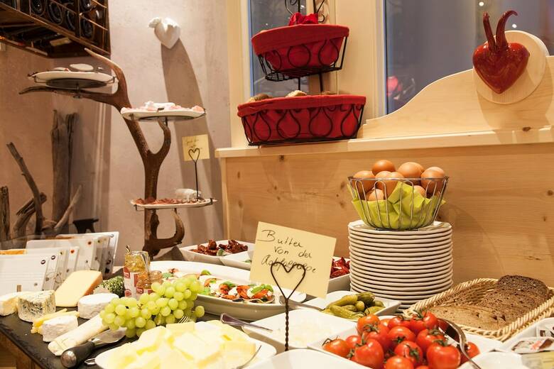 Hotel Am Dorfplatz Suites - Adults Only