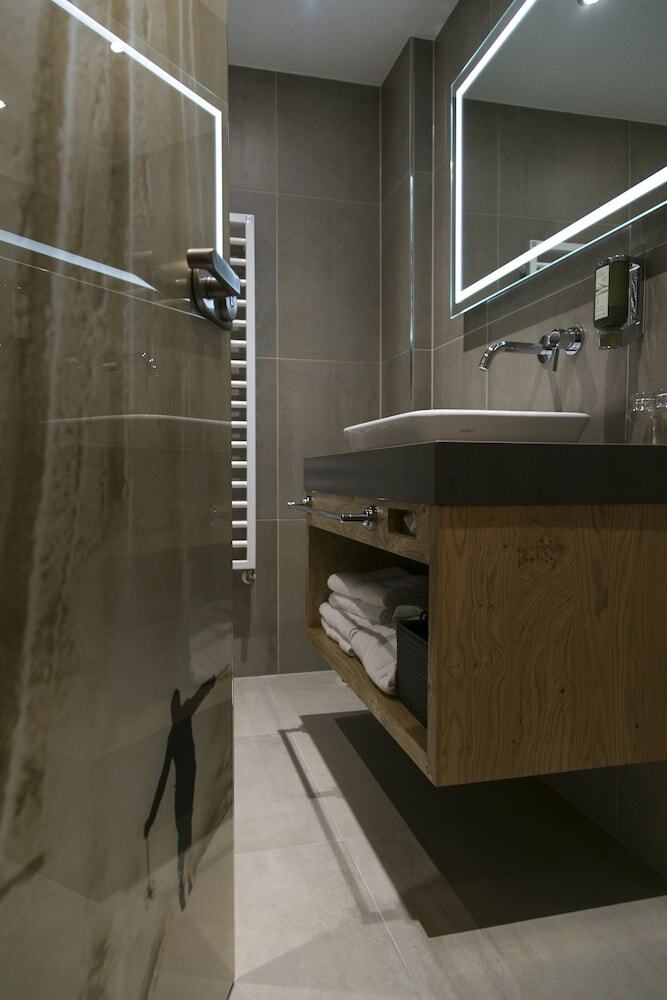 Hotel Am Dorfplatz Suites - Adults Only