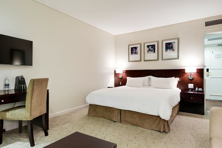 NH The Lord Charles Hotel