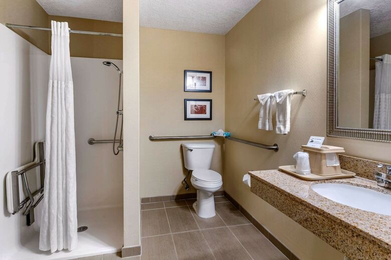 Hotel Comfort Suites Linn County