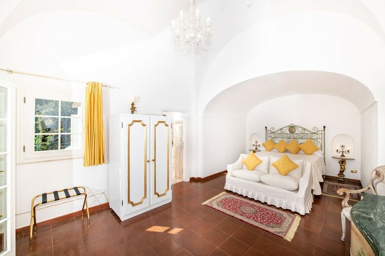La Casa Di Peppe Guest House & Villa