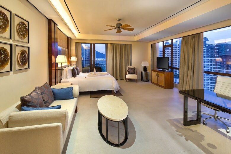 Hotel Crowne Plaza Sanya City Center