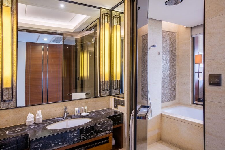 Hotel Crowne Plaza Sanya City Center