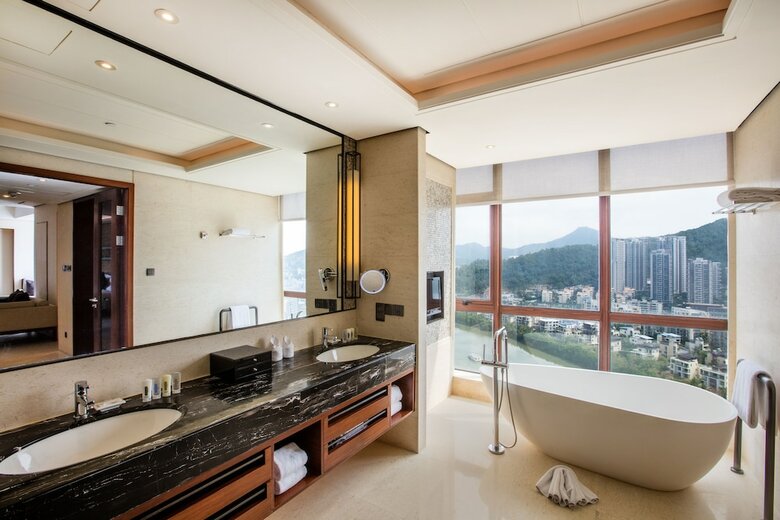 Hotel Crowne Plaza Sanya City Center