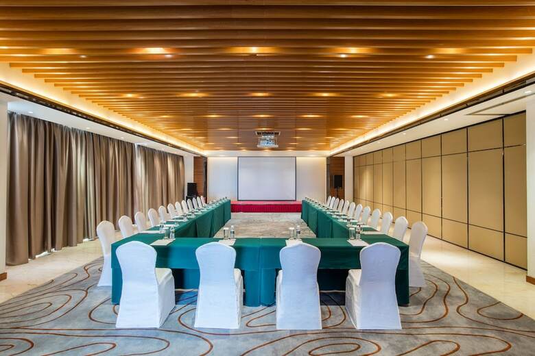 Hotel Crowne Plaza Sanya City Center