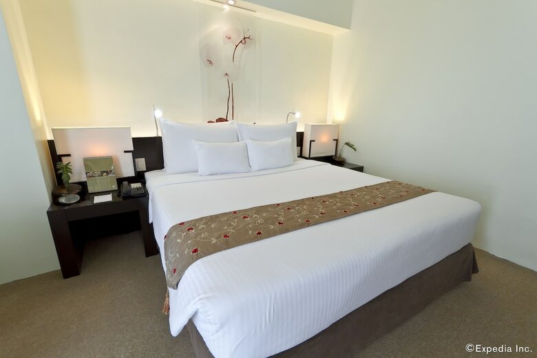 Waterfront Cebu City Hotel & Casino