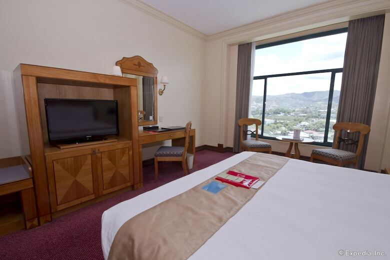Waterfront Cebu City Hotel & Casino