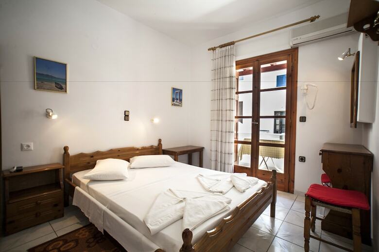 Hotel Kapetanos Rooms