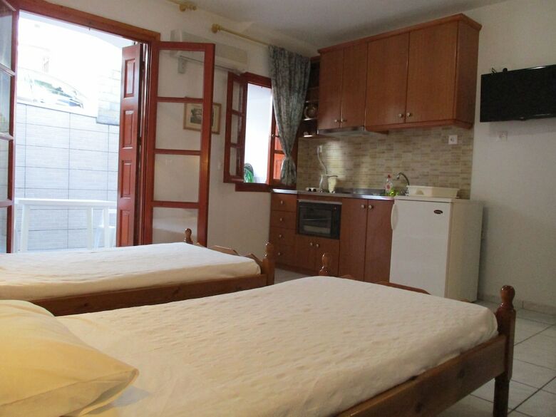 Hotel Kapetanos Rooms