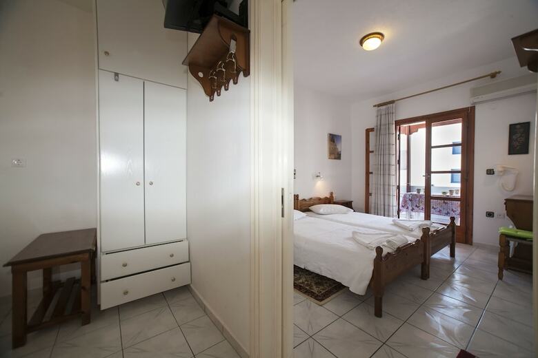 Hotel Kapetanos Rooms
