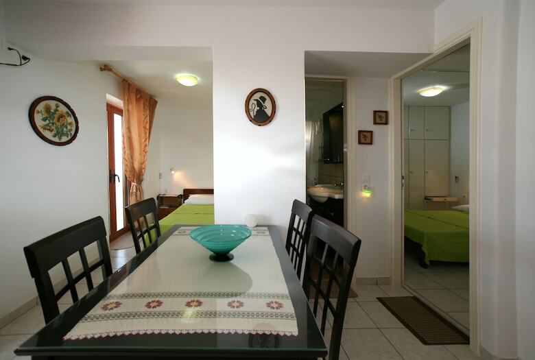 Hotel Kapetanos Rooms
