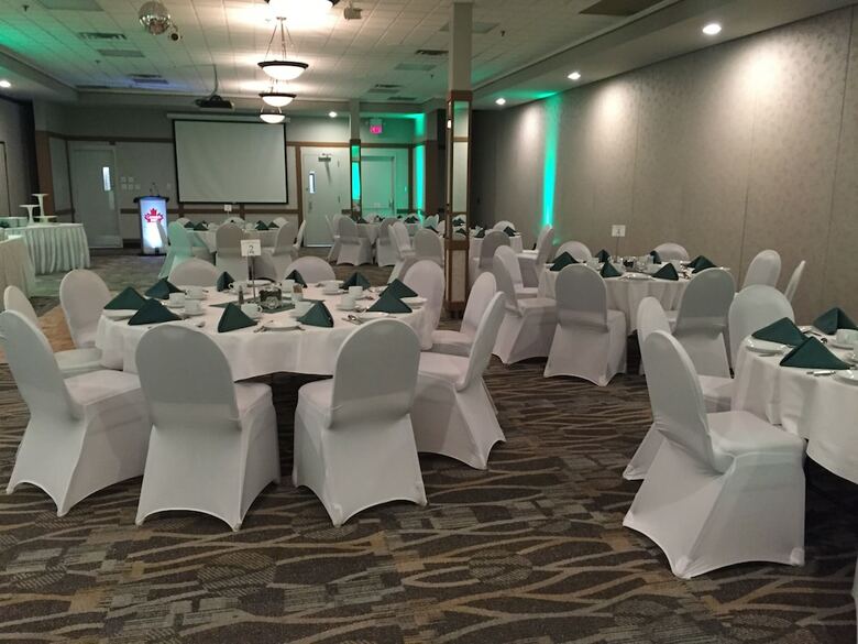 Hotel Canad Inns Destination Centre Transcona