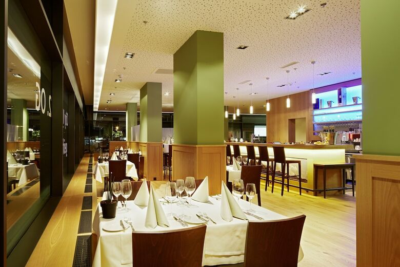 City West Hotel & Restaurant