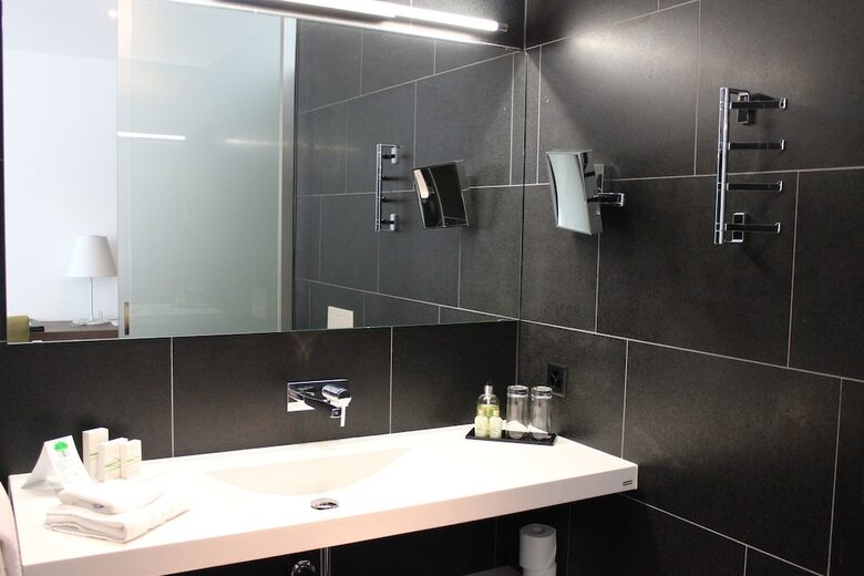 City West Hotel & Restaurant